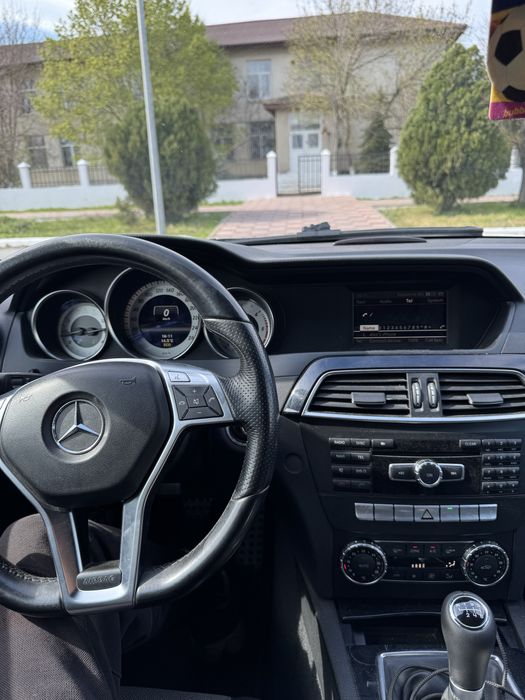 Mercedes c250.