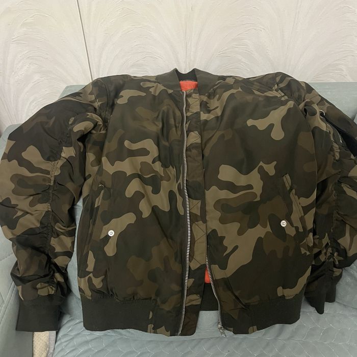 Продам бомбер демисезон