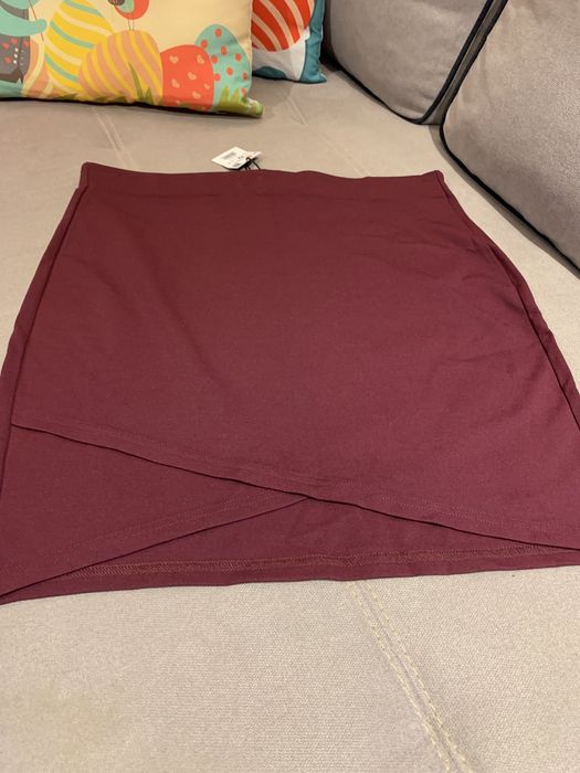 Къса пола reserved 42 размер