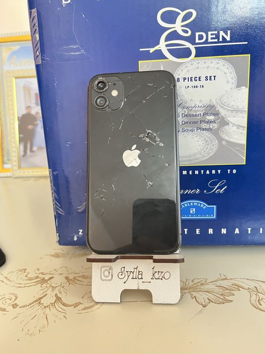 iPhone 11 64 ГБ в хорошем