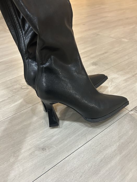 Прдам сапоги новые