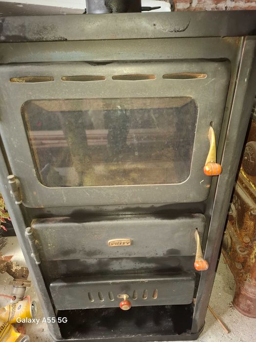 Камина Прити с водна риза