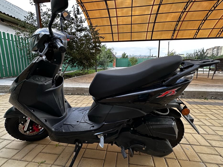 Скутер 125 кубов