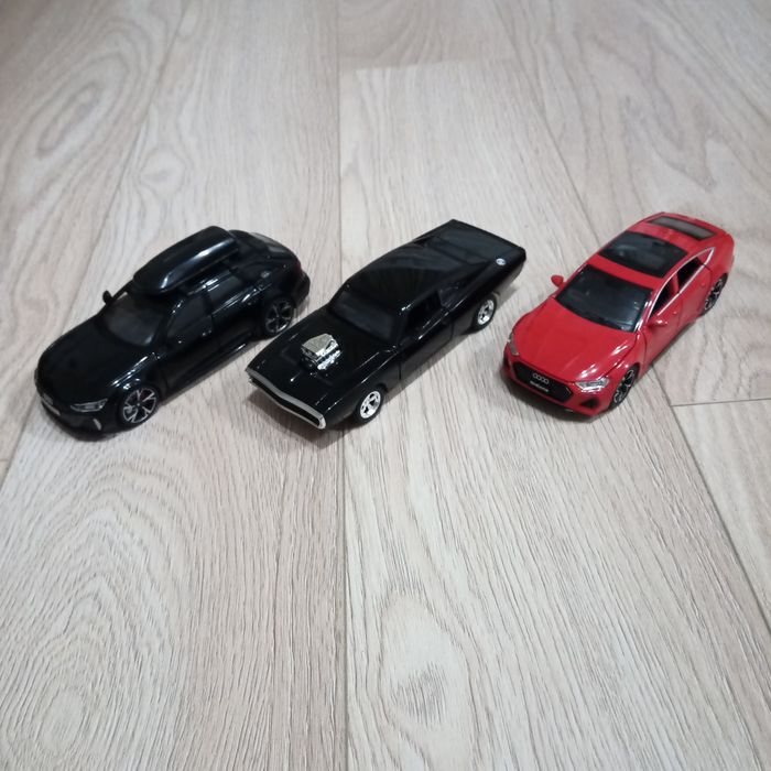 Machete Auto scara 1:32