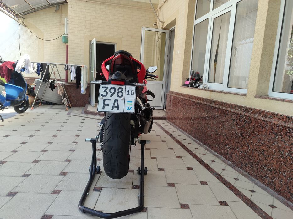 Продам мотоцикл QJMOTOR GSR 800