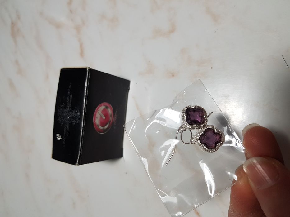 Нови обеци Avon