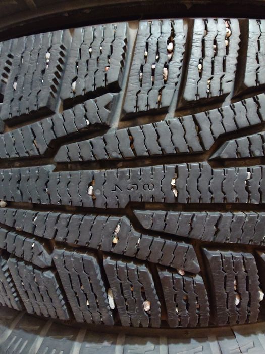 Nokian 185/65/14 зимний
