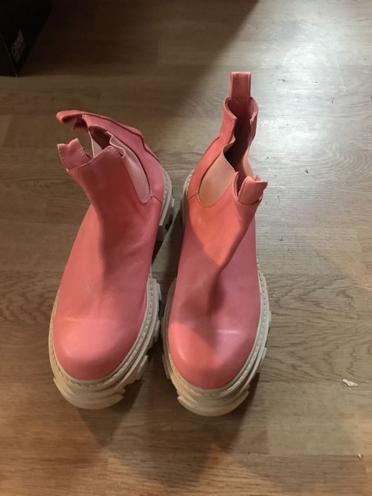Ghete Dama din piele
