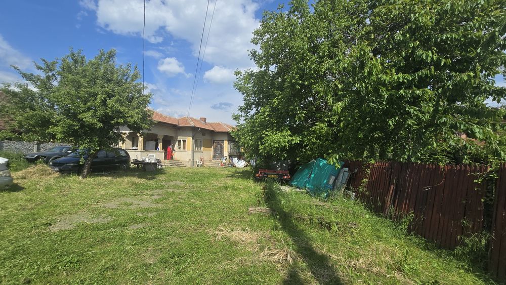Casa si teren de vanzare
