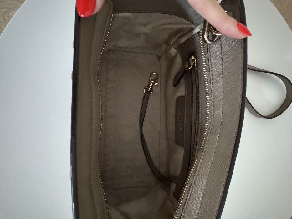 Geanta Michael Kors marime medie, cu tinte