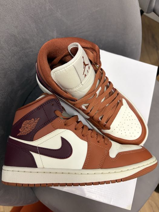 Продам оригинальные AIR Jordan 1 Mid