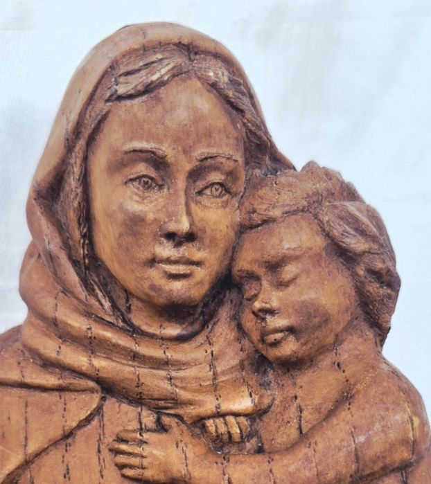 Statuetă vintage din lemn, Fecioara Maria cu Pruncul Iisus, din anul 1960, 35cm înnălțime.