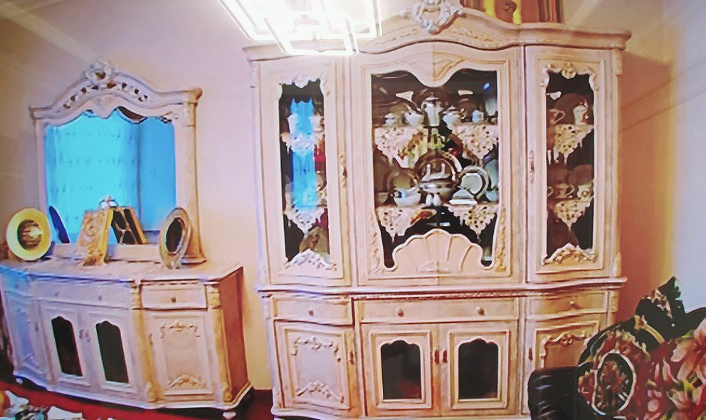 Нархи келишилади. Мебель зал спальня . Холати яхши. янги эмас. Азгина