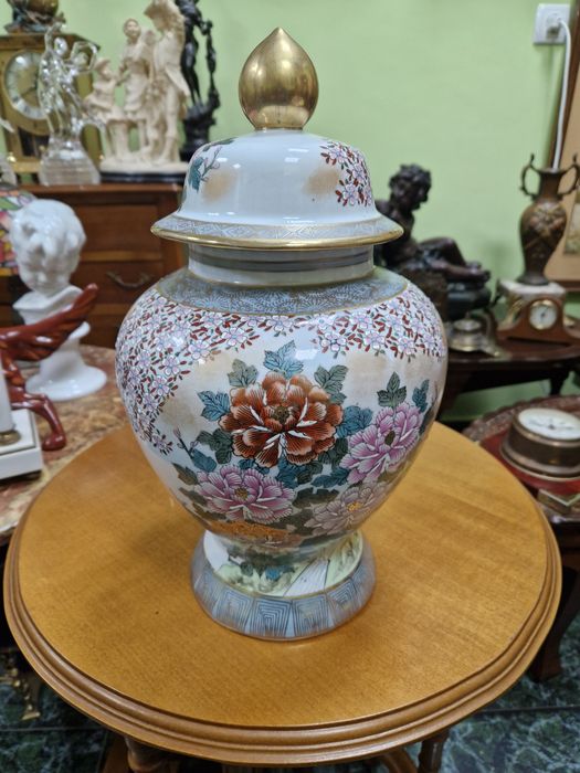 Антикварен колекционерски порцеланов буркан Satsuma