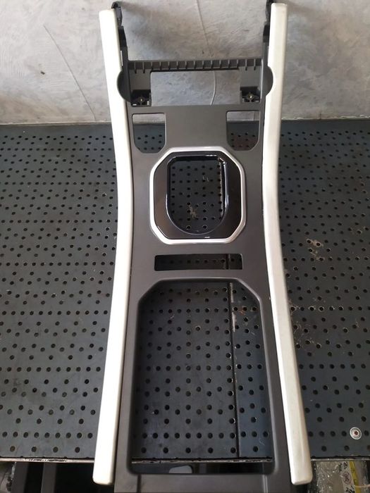 Rama consola centrala land rover range rover evoque l538 bj32045a66aaw bj32045k08a
