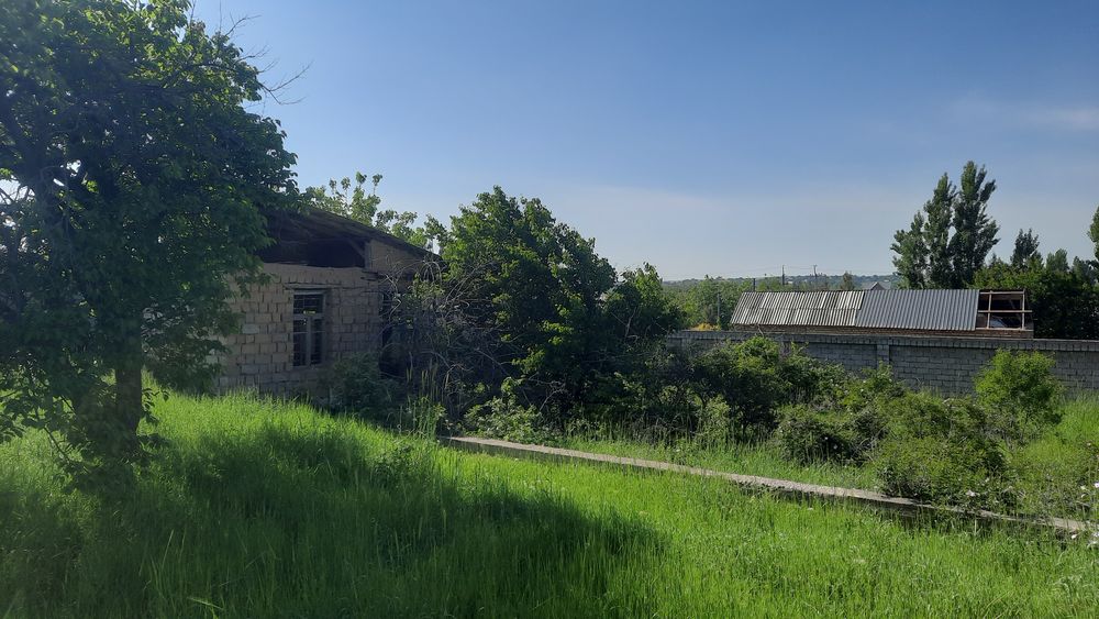 5 sotixdan 2 dacha sotiladi qibray tumanida