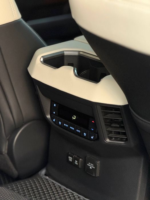 Toyota Sequoia Capstone