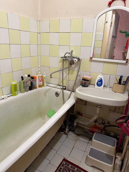 Продам 2комн район 23 школы , Азия