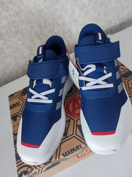 Кроссовки Adidas Captain America