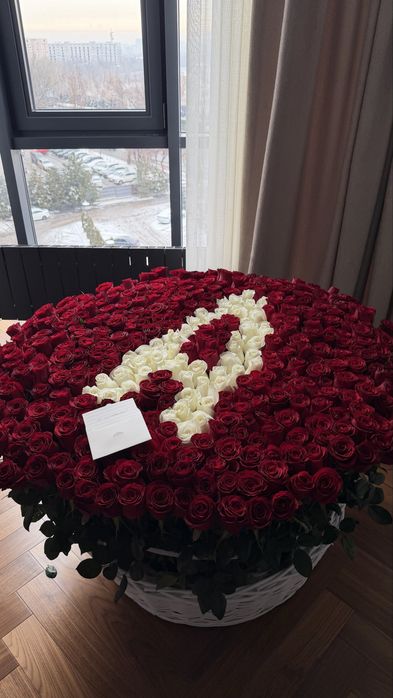 501 роза в корзине