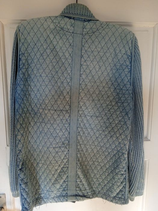 Женска дънкова горница.