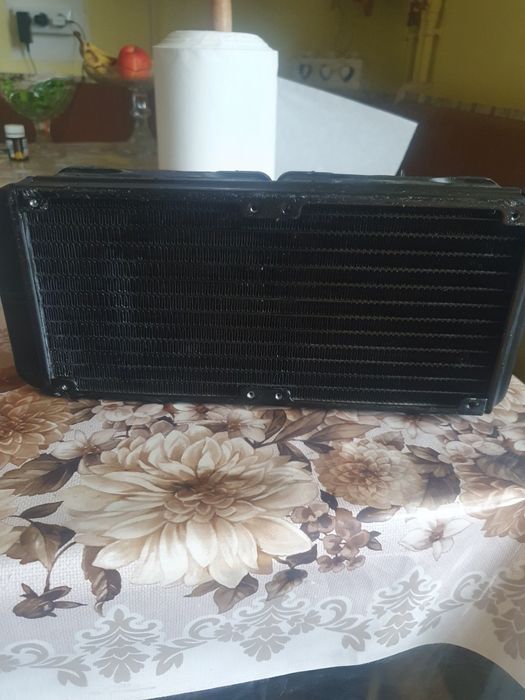 Cooler de răcire Segotep pe baza de lichid
