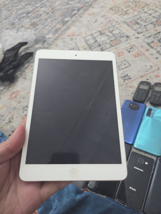 Старые телефоны на запчасти