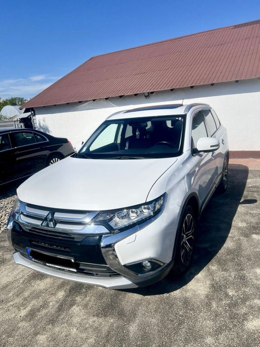 Mitsubishi Outlander 7 locuri, avariat, AVARIATE