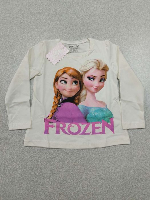 Разпродажба на детски дрехи от затворил магазин