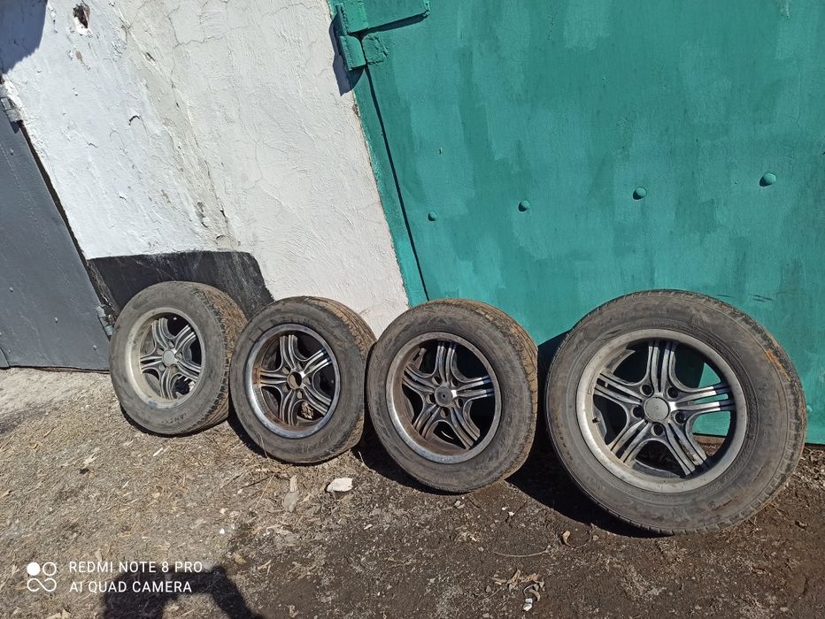 Продам диски  с резиной