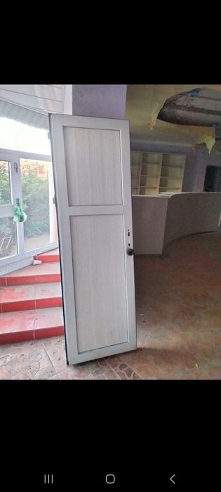 Двери пластиковые и из альюминия пластикалық есіктер