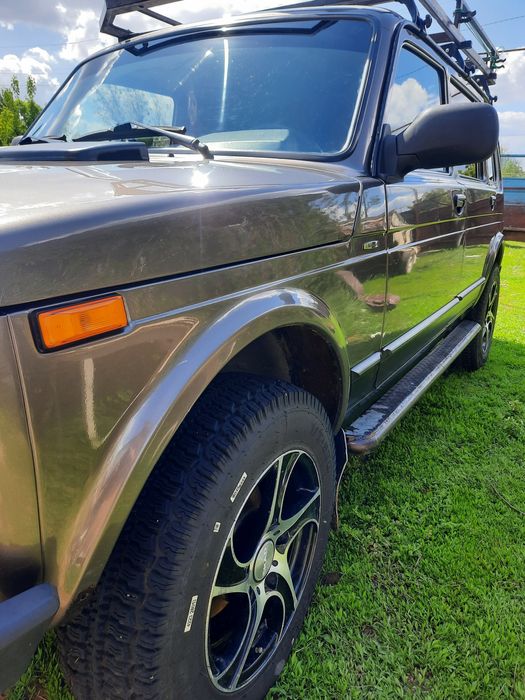 Нива урбан с одних рук