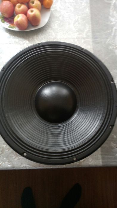 RCF -401,pover -2500 вт, 8ом динамик 15