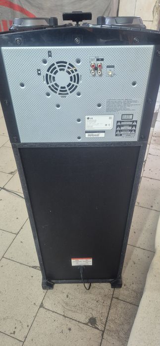 Музыкальный центр, колонка.