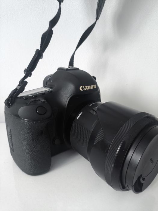 Vând Canon 5d Mark iii + obiectivul Sigma de 34mm1.4