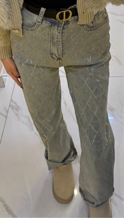 Джинсы со стразами
