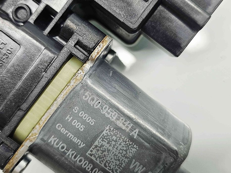 Motoras geam stanga spate Volkswagen Golf 7 (5G) [Fabr 2014-prezent]