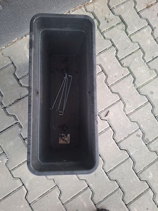 Кашпи с подложки  4 броя