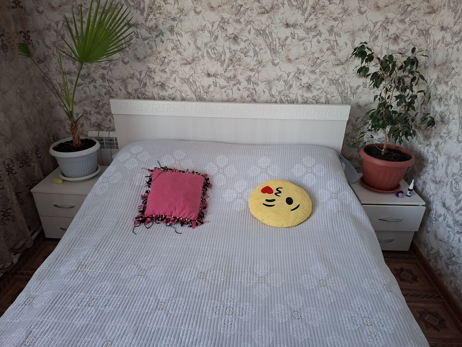 Двухспальная кровать