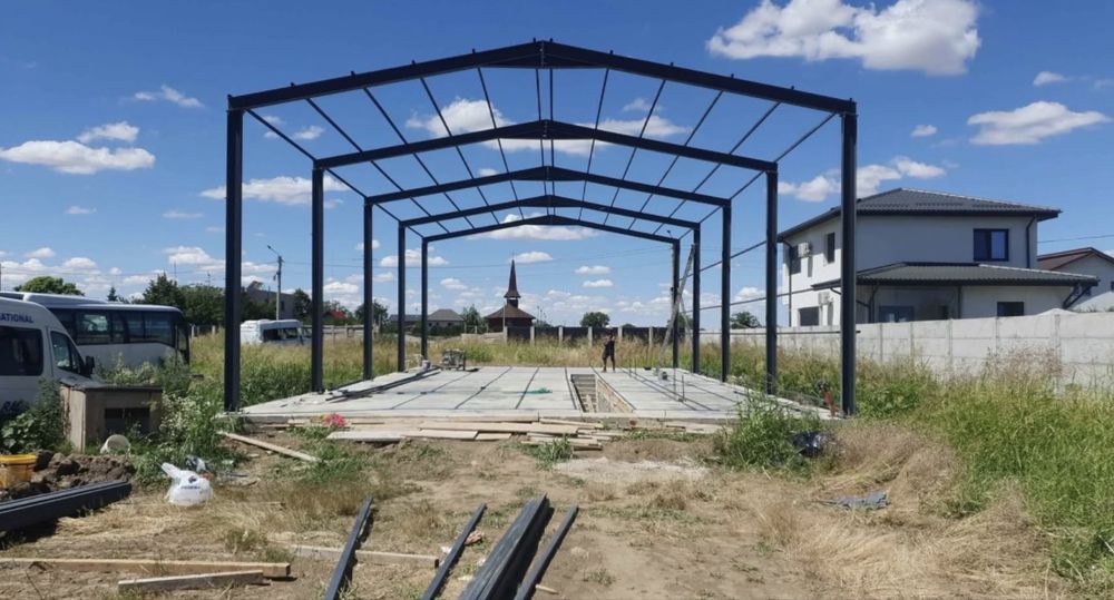 Vând structura metalică 10M lătime 20M lungime 4M înaltime preg 2800 €