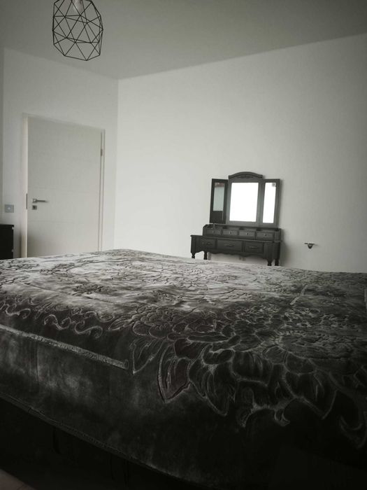 Dau in chirie - Apartament 3 camere – Europa | 72 mp + 18 mp spații exterioare | parcare inclusă