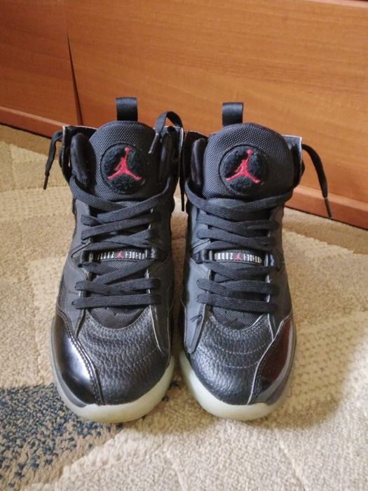 Jumpman two trey black/university red-black