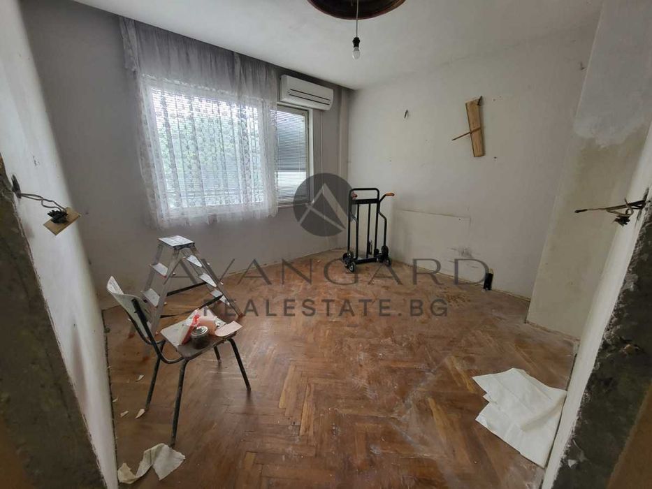 оф.23094 Тристаен апартамент/ Смирненски