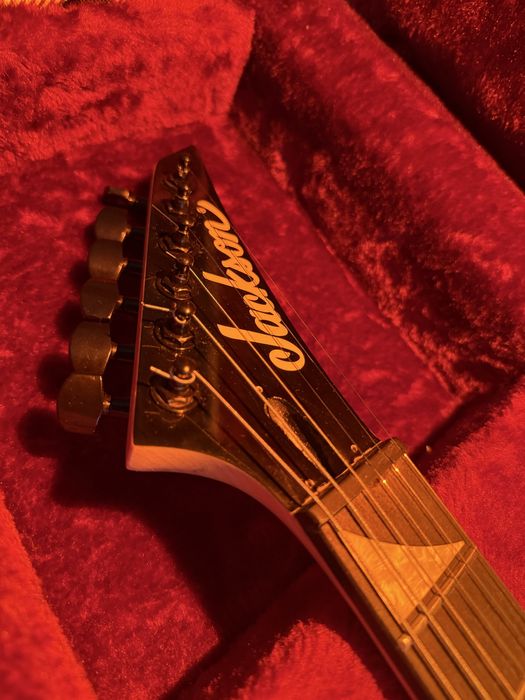 Электрогитара Jackson Flying V