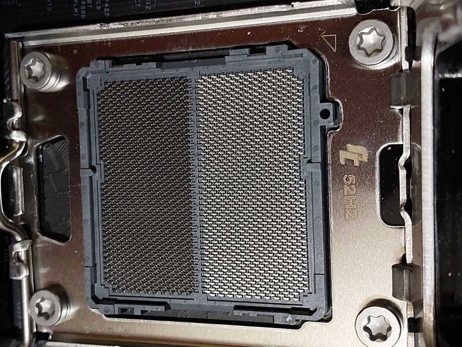 AMD Ryzen 5 9600X + AsRock B650I Lightning Wi-Fi  (НОВИ)