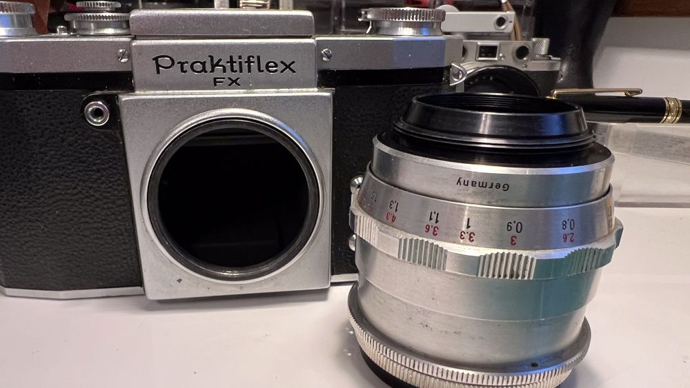 Praktiflex FX cu lentilă Carl Zeiss Jena Biotar 2/58 mm T - M42