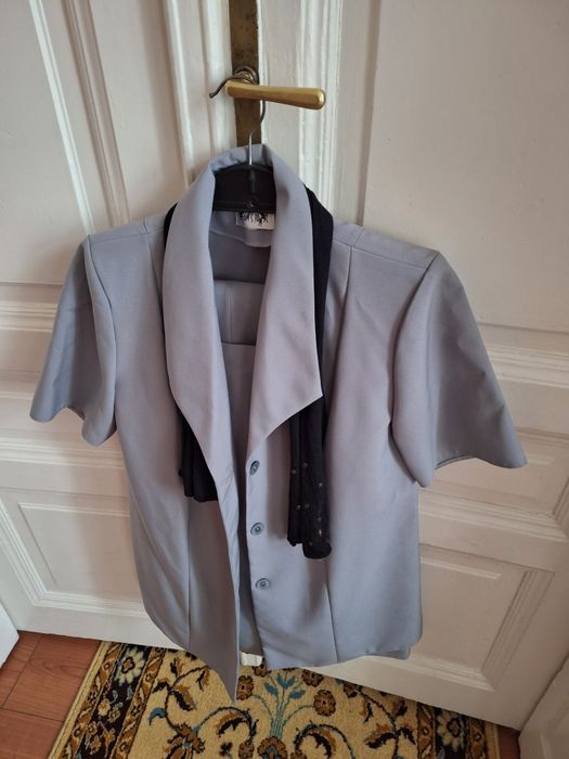 Costume dama diferite culori. Cu fusta cadou pantaloni