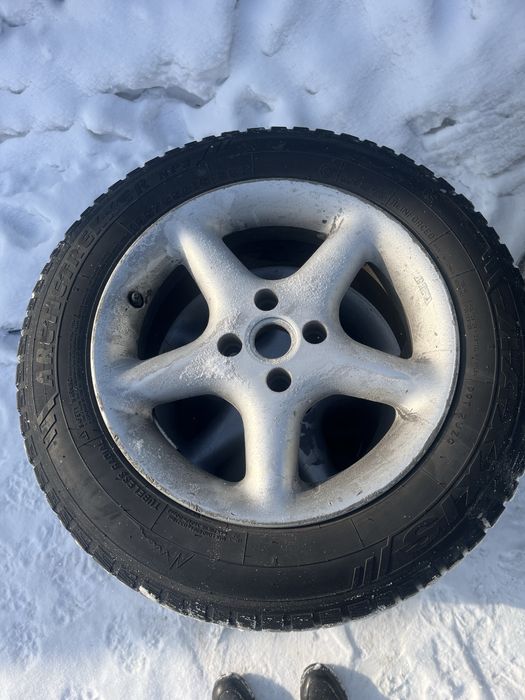 Продам 4 баллона на 15 с дисками