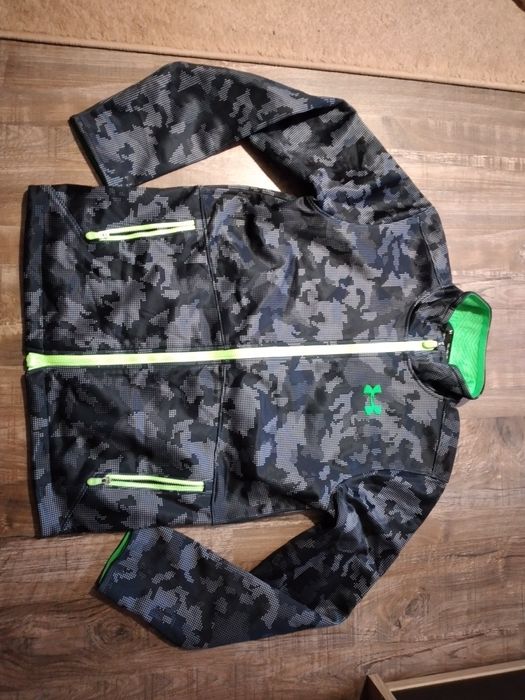 Яке Under Armour размер М