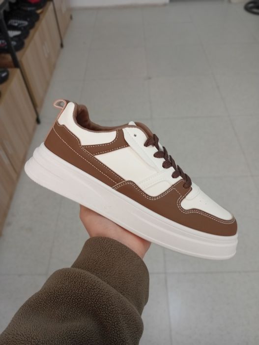 Продаём оптом и в розницу обувь. Имеется мужская и женская обувь.